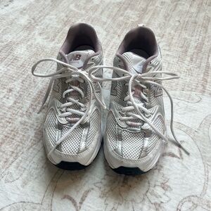 New Balance | 530 Sneakers | White with Gray and Pink Detailing | Women’s 8.5